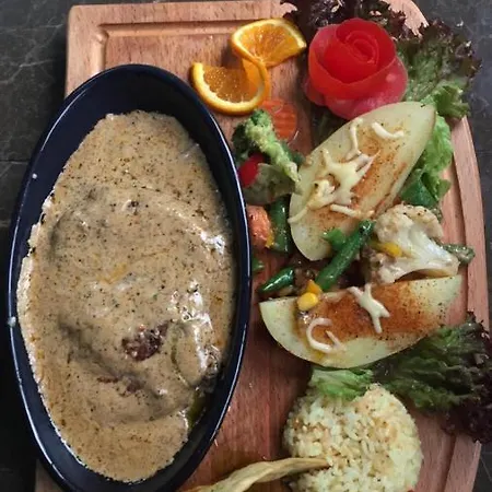 وفندق لافينيا 3*