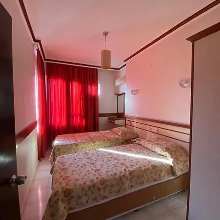 Lavinia & Aparthotel 3*