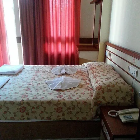 Aparthotel Lavinia &