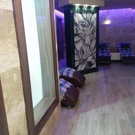 Aparthotel Lavinia &