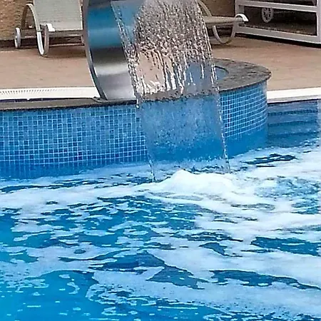 وفندق لافينيا 3*
