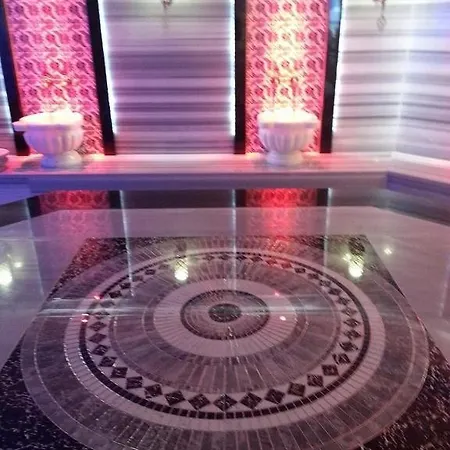Aparthotel Lavinia & 3*