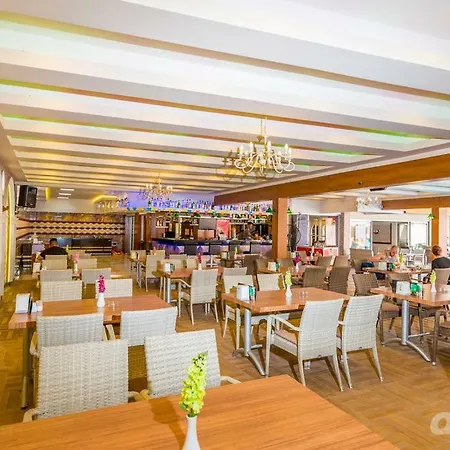 Apart Otel Lavinia & 3*