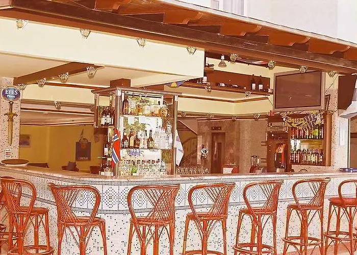 Aparthotel Lavinia & 3*