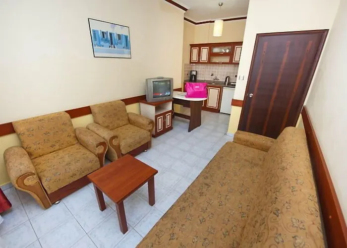 Lavinia & Apart Otel 3*