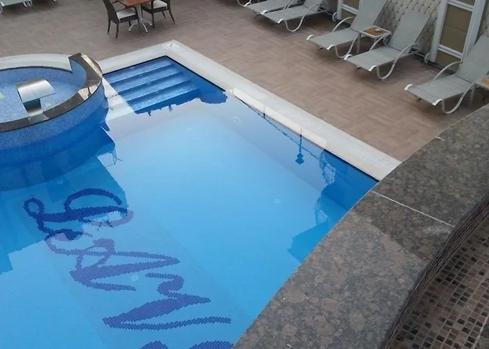 Apart Otel Lavinia &