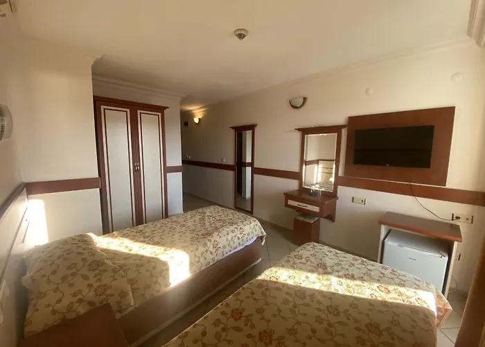 Apart Otel Lavinia & 3*