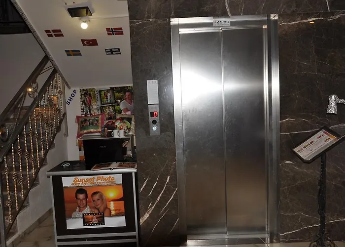 Apart Otel Lavinia &