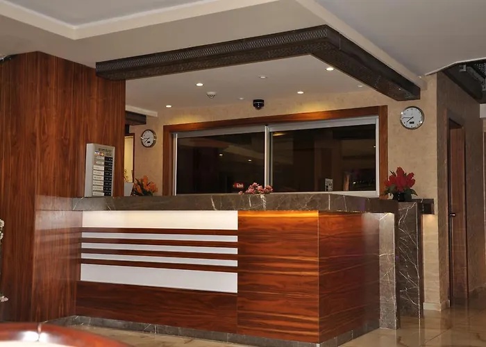 Apart Otel Lavinia & 3*