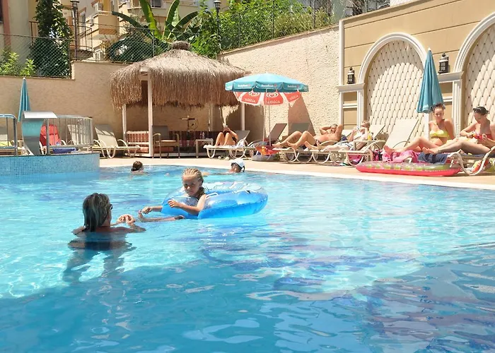 Apart Otel Lavinia &