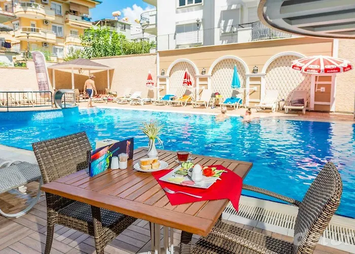 Apart Otel Lavinia & 3*